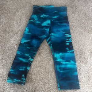 Women’s old navy capri length leggings size medium